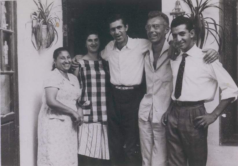En el centro Anzonini del Puerto junto a su hija María Luisa y su esposa María Reyes Suárez, en su casa del Puerto de Santa María. Junto a Pierre Lefranc está Agapito Heredia. (Archivo Lefranc, 1961)
