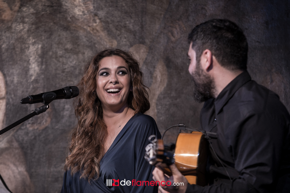 Alba Molina canta a Lole y Manuel - Corral de la Moreria