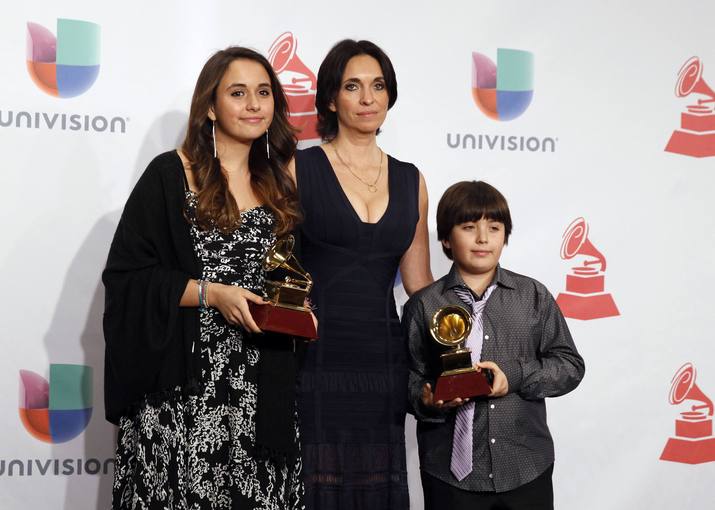 Gabriela Panseco, viuda de Paco de Lucía y sus hijos. Foto: Reuters/Steve Marcus