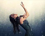 Eva Yerbabuena se aferra a su intuición para bailarle a la melancolía en ‘Lluvia’