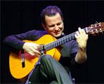 Gerardo Núñez repasa sus más de treinta años de carrera musical en Los Apóstoles.