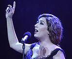 Estrella Morente inaugura el VI Festival Suma Flamenca 2011 con un lleno absoluto.
