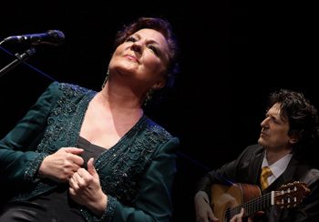 Carmen Linares & Cañizares - Veranos de la Villa