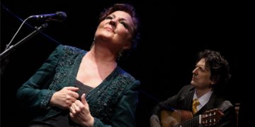 Carmen Linares & Cañizares - Veranos de la Villa