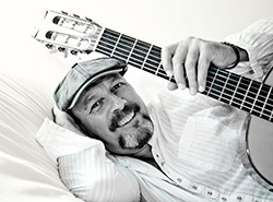 Javier Ruibal presenta "Quedate Conmigo"