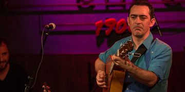 Raúl Rodríguez La raíz eléctrica