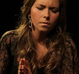 Mujeres nacidas para el flamenco