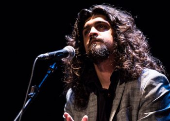 Israel Fernández presentó su «Universo Pastora»