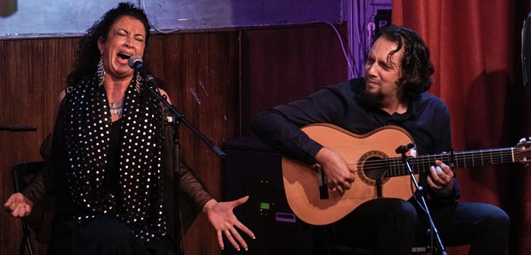 La Fabi en directo «Fruto y flores» en el Café Berlín