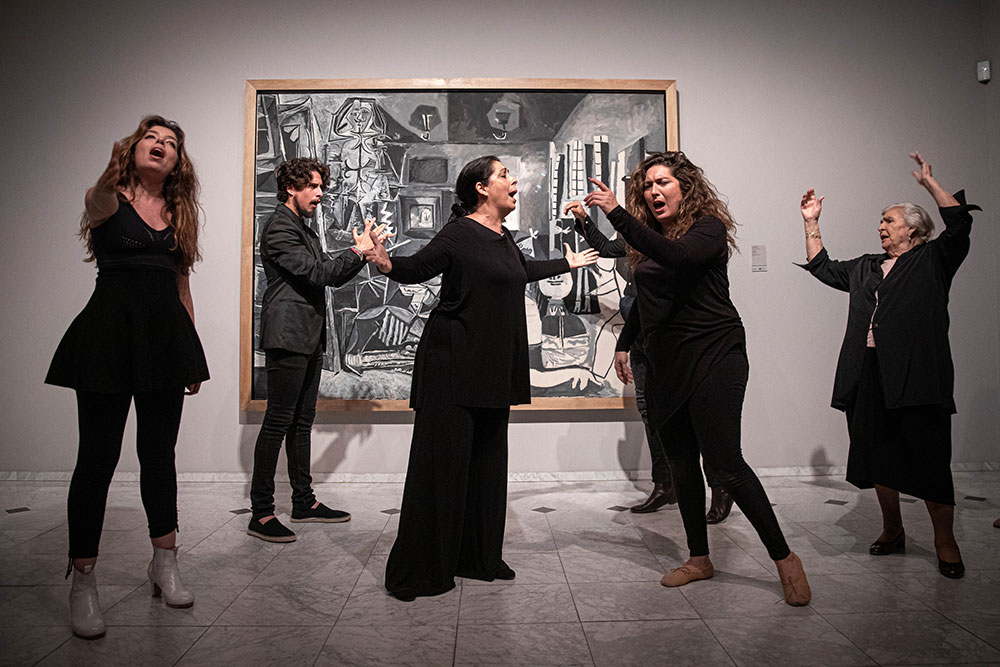 Performance Familia Morente - Meninas Museu Picasso - foto: David Airob