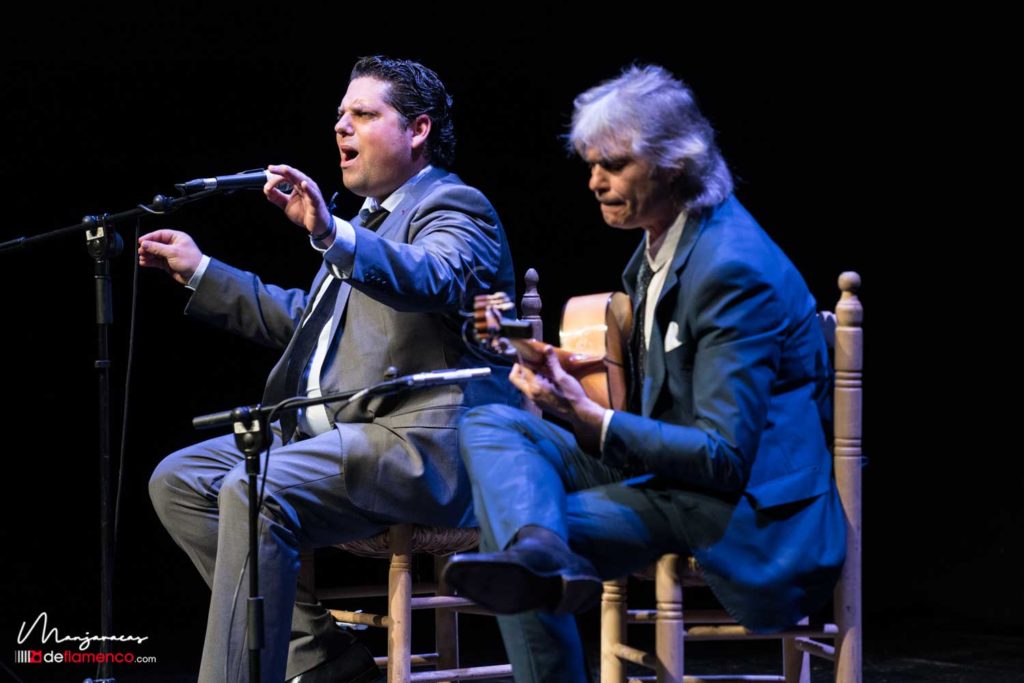 Álvaro Rodríguez - Silla de bronce