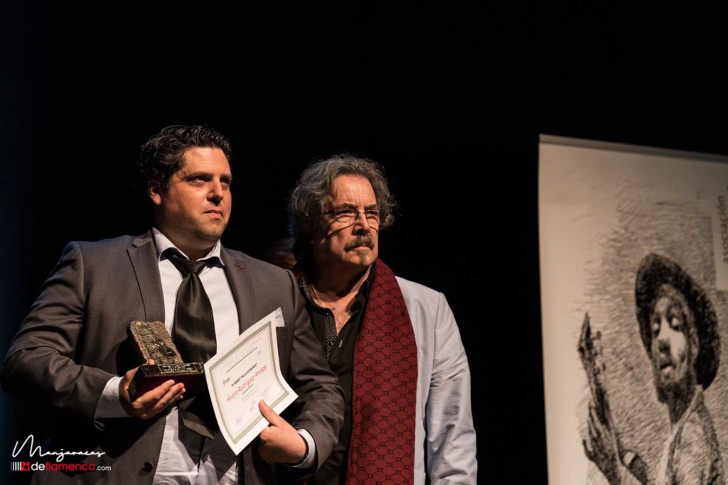 Álvaro Rodríguez - Silla de bronce