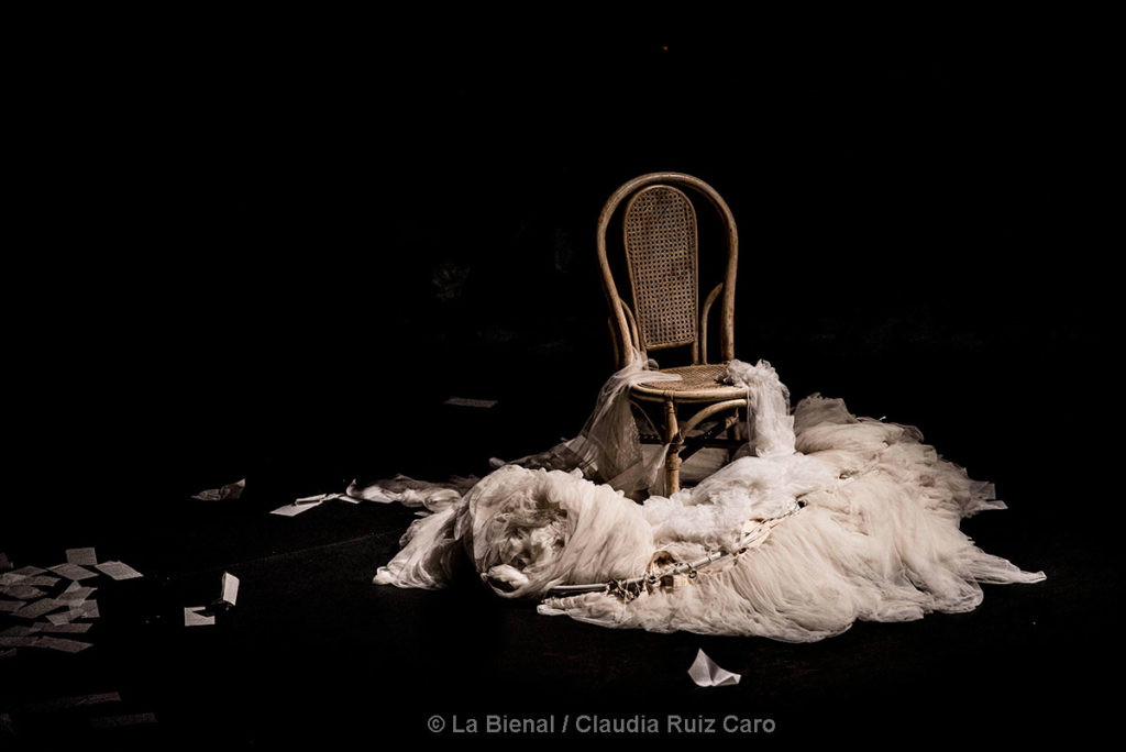 La Lupi - La Bienal - foto-Claudia Ruiz Caro