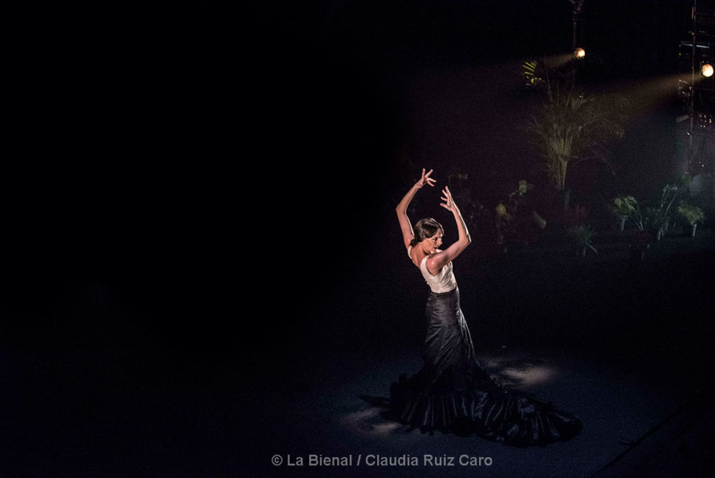 Lucía La Piñona "Abril" - La Bienal