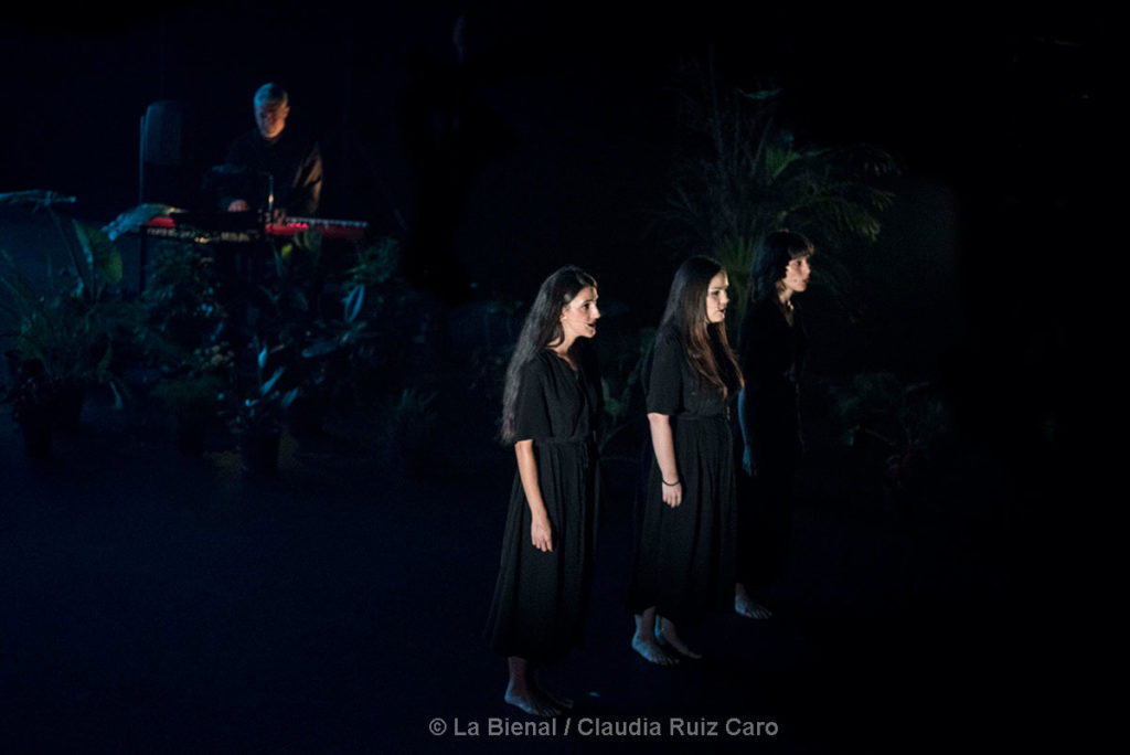 Lucía La Piñona "Abril" - La Bienal