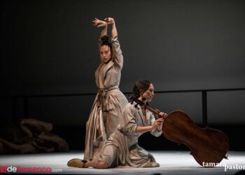 Florencia Oz & Isidora O'Ryan - Antípodas