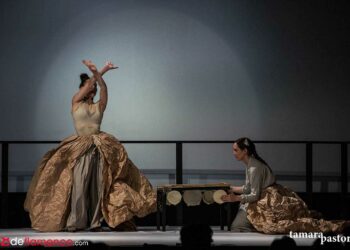 Florencia Oz & Isidora O'Ryan - Antípodas