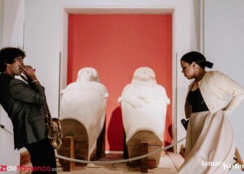 María Moreno & Diego Villegas - Sarcófagos fenicios Cádiz