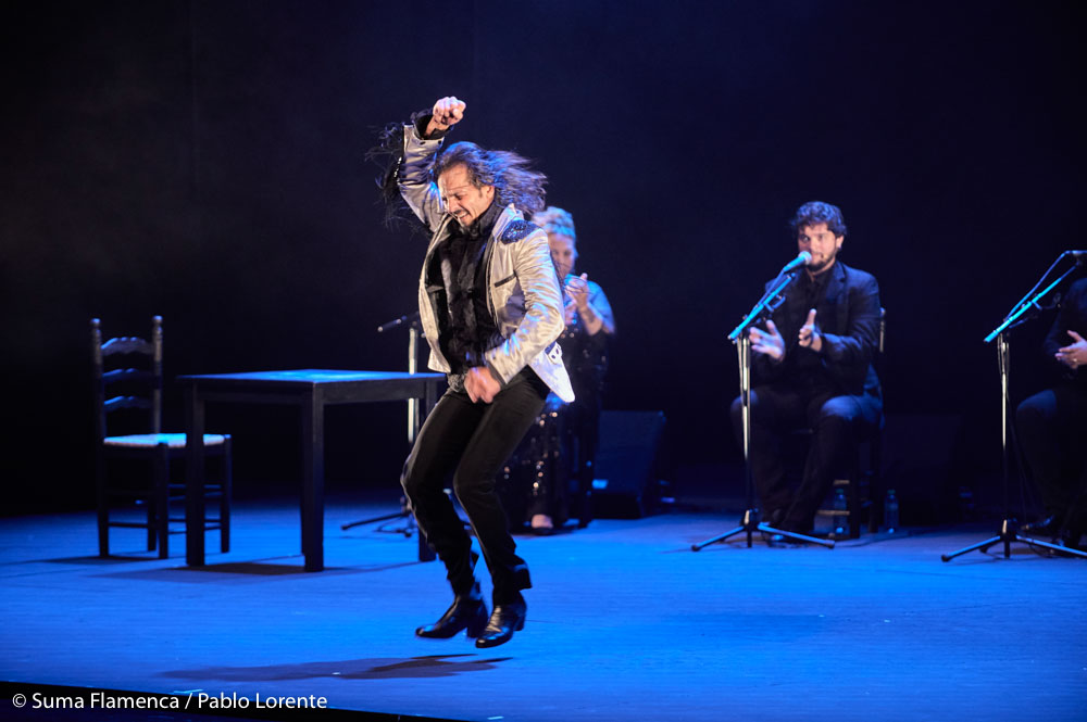 Farruquito. La canción es la misma, con su takatá