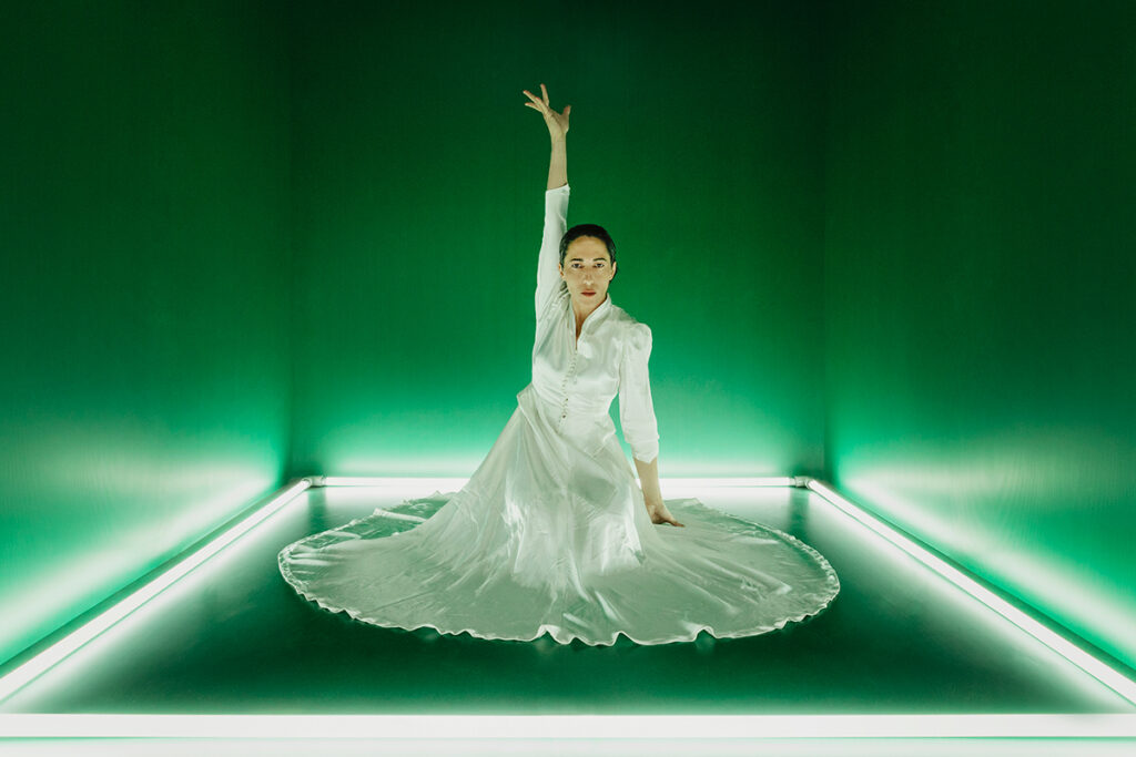 Peculiar - Ana Morales