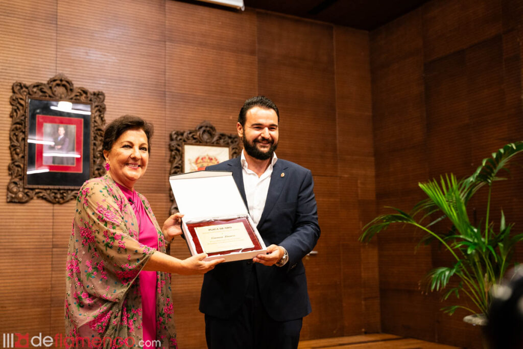 Premio Placa de Oro a Carmen Linares en el Cante de las Minas