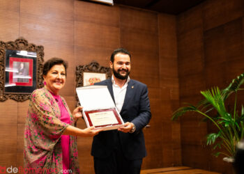 Premio Placa de Oro a Carmen Linares en el Cante de las Minas
