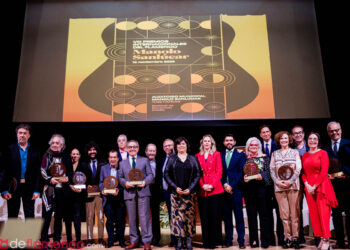 Grupo de premiados (alguno se quedó fuera de la foto)