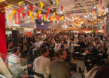 La pasión flamenca desborda el Little Spain Market de Nueva York para honrar a Paco de Lucía