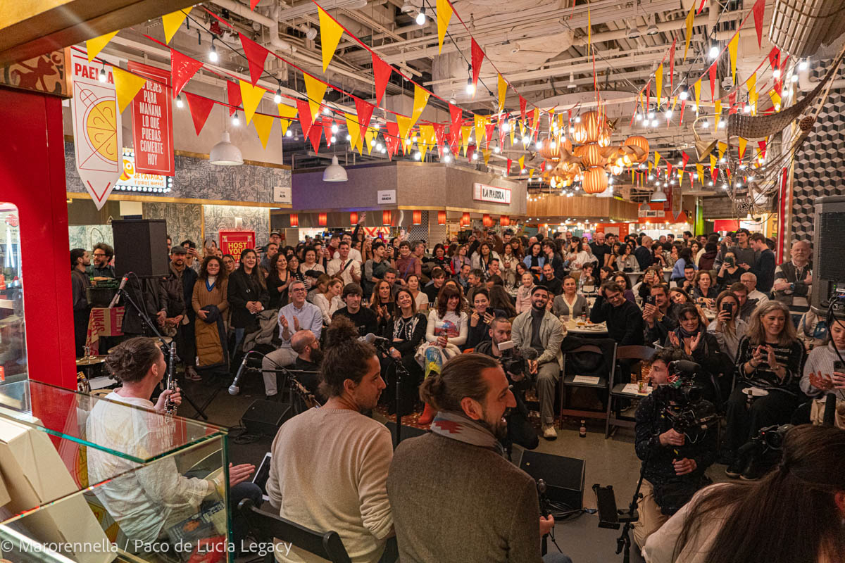 La pasión flamenca desborda el Little Spain Market de Nueva York para honrar a Paco de Lucía