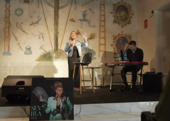 «Sevilla 40.0»: El nuevo discco de Esperanza Fernández que fusiona tradición y modernidad