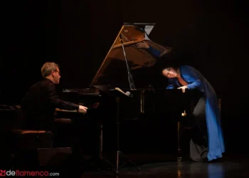 Ana Morales - Fragilidad