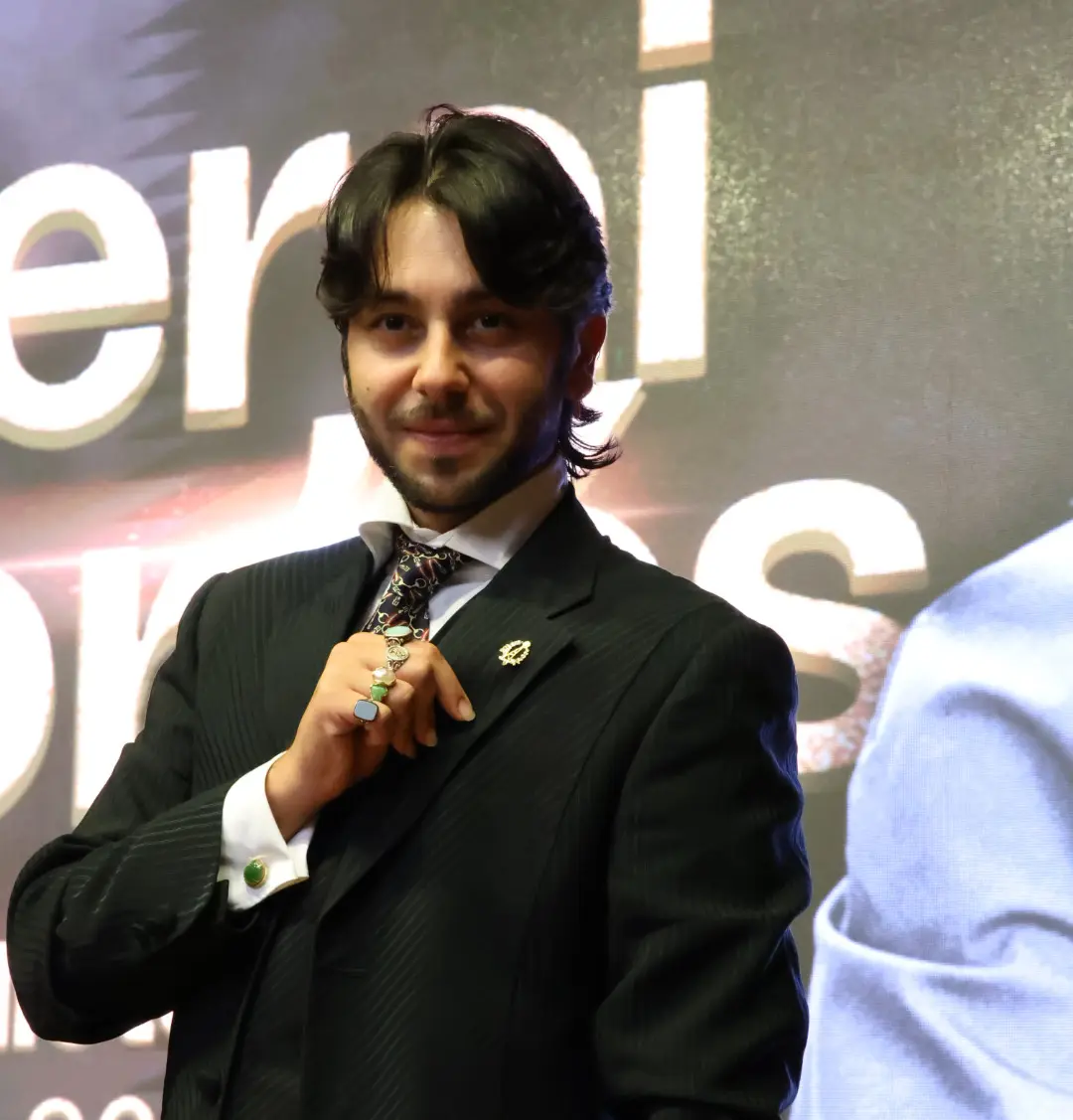 Yerai Cortés recoge el ‘Castillete de Oro’ en el Festival del Cante de las Minas