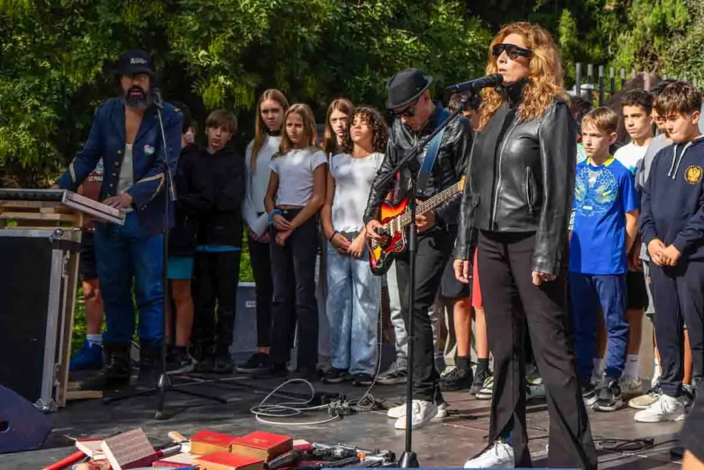 Acción contra la guerra - foto Manuel Montaño
