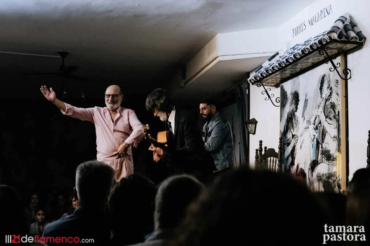 Sevilla rinde honores a Bobote