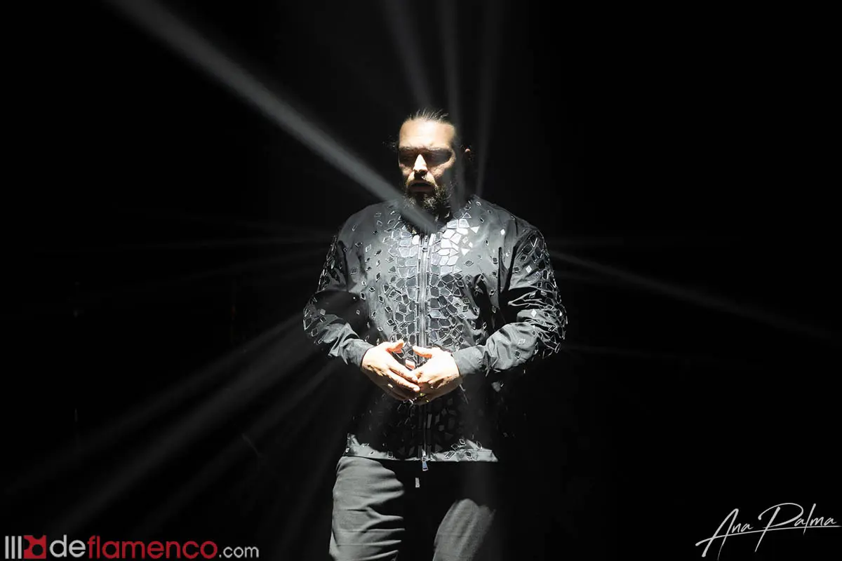 Fotografías & vídeo José Manuel «El Oruco» (con Rocío Molina) – «Patrón»