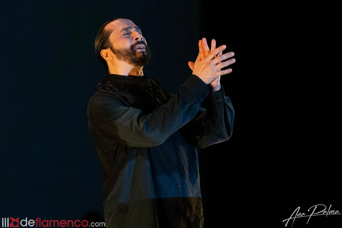 Jerez se rinde ante el viaje místico de José Maya