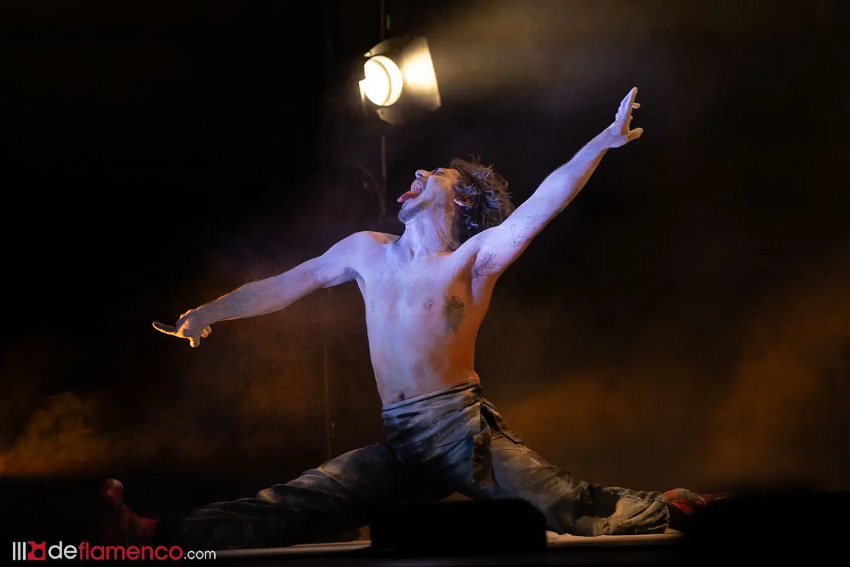 Jesús Carmona ‘Baile de Bestias’ en el Teatro Albéniz en Villanos del Flamenco. Fotos & vídeo