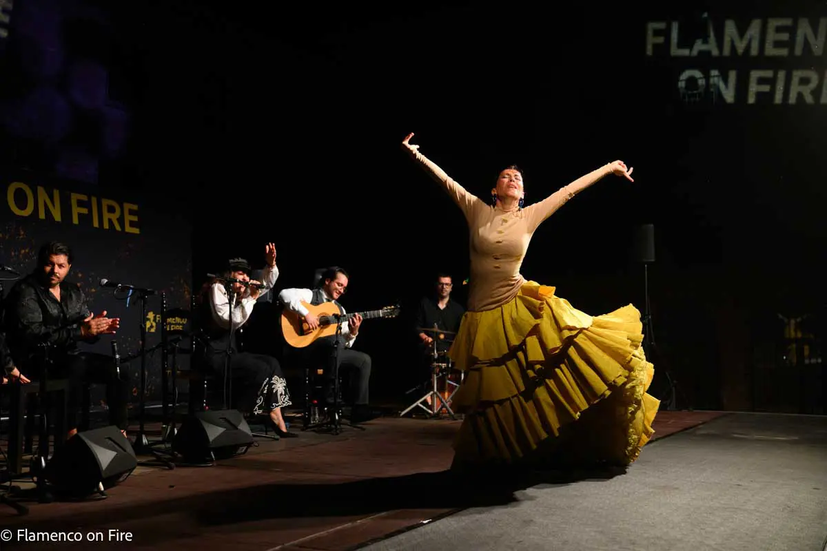 Flamenco on Fire rinde en Estella/Lizarra un emotivo homenaje a Pepe Habichuela con Sandra Carrasco y David de Arahal
