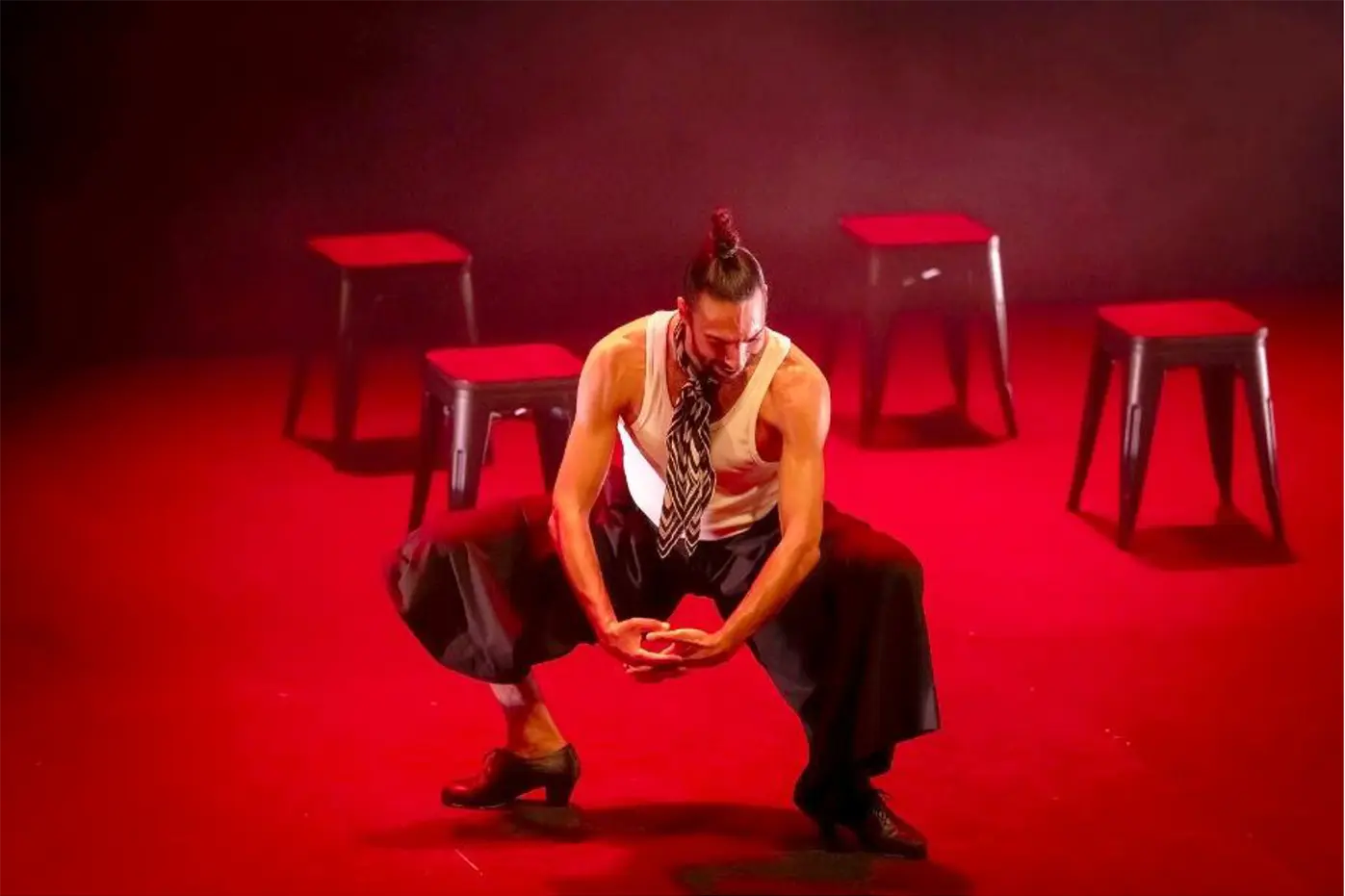 «Esto ya no es un espectáculo, es un trance»: Eduardo Guerrero presenta ‘Códigos’ en el Teatro Fígaro