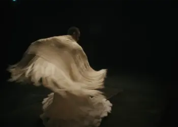 El cortometraje «El vuelo del mantón», sobre el baile de Manuel Liñán, comienza su recorrido en doce festivales de Europa, América y Asia