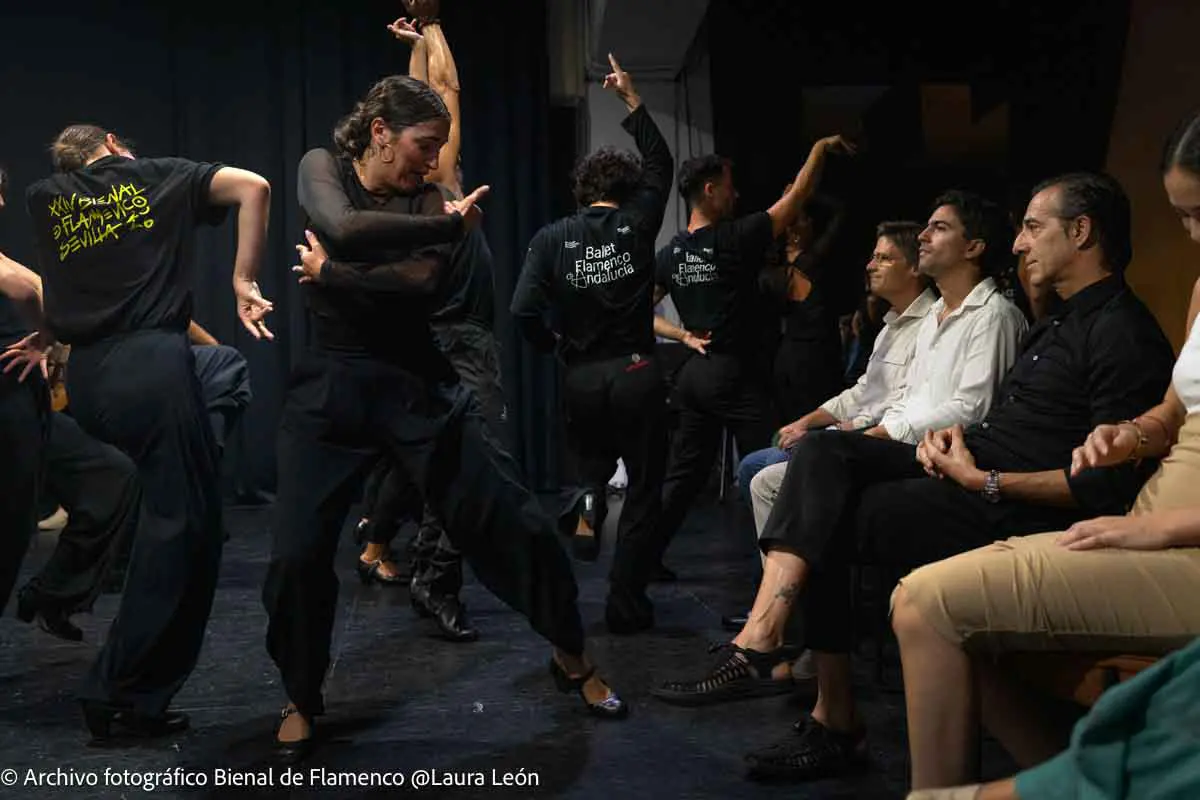 La Bienal ultima ‘El mundo por montera’, con un primer adelanto protagonizado por Patricia Guerrero y Andrés Marín