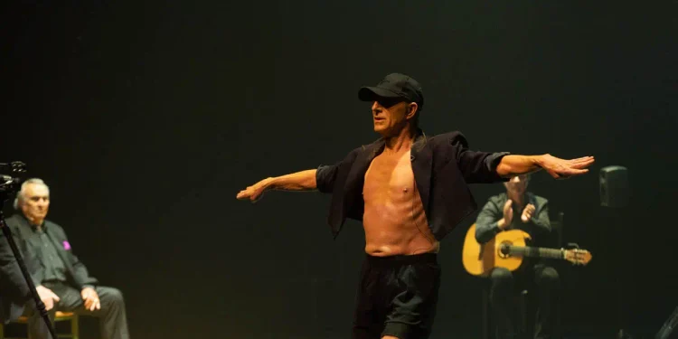 Una mani por Palestina, José de la Tomasa y el trance, una cesta con huevos, un rato de acupuntura y un flotador en el desierto de Andrés Marín 
